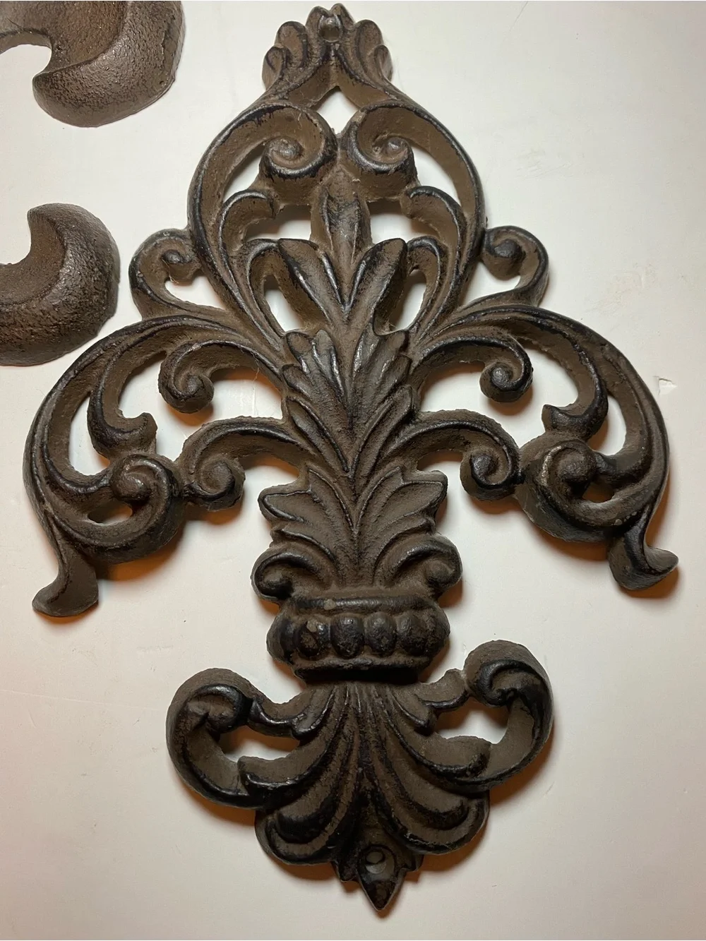 Decorative Fleur-de-Lis & Filigree Wall Plaques - Black/Dark Brown.